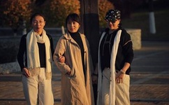 女优挑战与鲨共舞遭咬